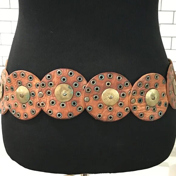 VINTAGE Leather Brass Concho Belt Womens Brown Boho Hippie Grommet Eyelet 70s - Picture 6 of 13